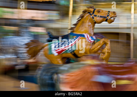 1894 Dentzel Karussell in Coolidge Park in Chattanooga, Tennessee Stockfoto