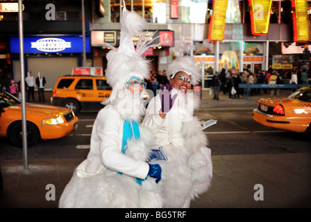 Party Gänger verkleidet am Times Square in New York-USA- Stockfoto