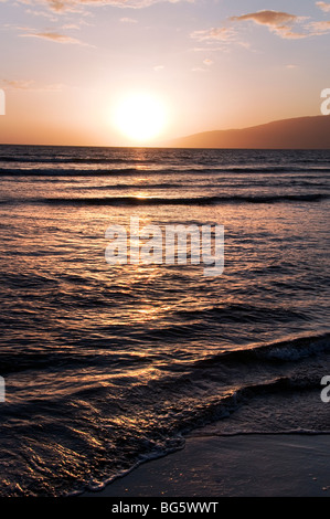 Sonnenuntergang über Lanai von Lahaina Maui Hawaii Stockfoto