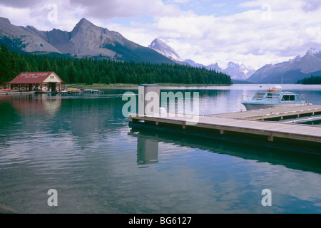 Maligne Lake Dock und Bootshaus, Jasper Nationalpark, Alberta, Kanada Stockfoto