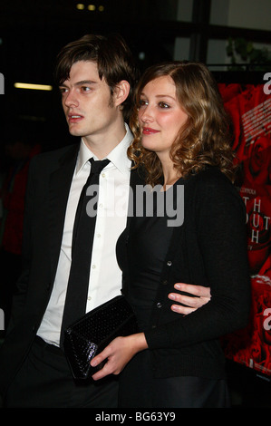 SAM RILEY ALEXANDRA MARIA LARA Jugend ohne Jugend PREMIERE WRIETRS GUILD THEATRE BEVERLY HILLS LOS ANGELES USA 07 Dezember Stockfoto