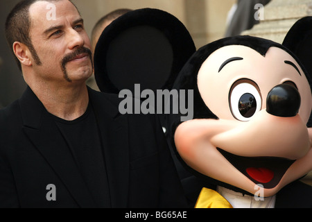 JOHN TRAVOLTA MICKEY MOUSE MICHAEL D. EISNER HOLLYWOOD WALK OF FAME HOLLYWOOD LOS ANGELES USA 25. April 2008 Stockfoto