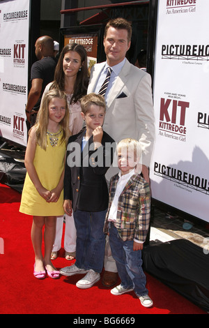 CHRIS O' DONNELL CAROLINE FENTRESS KIDS KIT KITTREDGE; EIN AMERIKANISCHES MÄDCHEN WELTPREMIERE DER GROVE-LOS ANGELES-KALIFORNIEN-USA Stockfoto