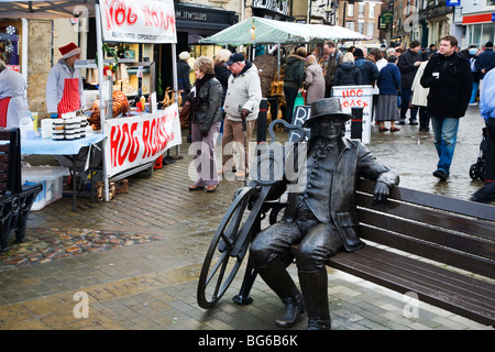 Blinde Jack Statue während des Weihnachten Markt Knaresborough Yorkshire England Stockfoto