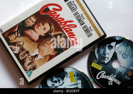 Casablanca DVD mit Scheiben von Fall auf weißem Hintergrund entfernt Stockfoto