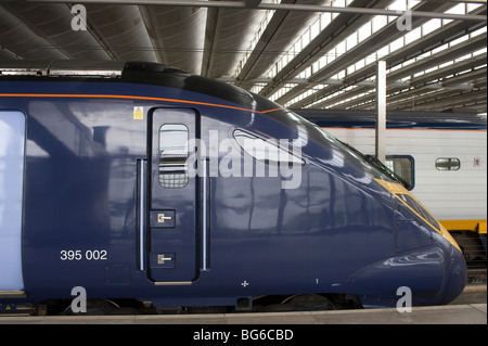 Klasse 395 Hitachi Olympic Javelin-Zug im Bahnhof St Pancras, London, England. Stockfoto