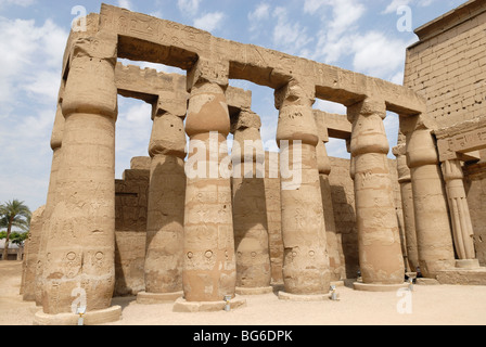 Säulen der Karnak Tempel, Luxor, Ägypten Stockfoto