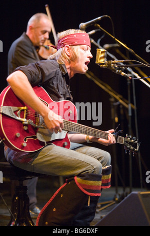 BUDAPEST-November 21: Woven Hand Band spielt auf der Bühne im Millenaris am 21. November Stockfoto