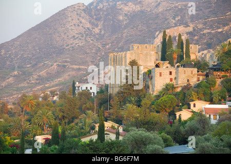 NORD-ZYPERN. Abendlicht am Abtei Bellapais (Beylerbeyi) in der Nähe von Kyrenia. 2009. Stockfoto