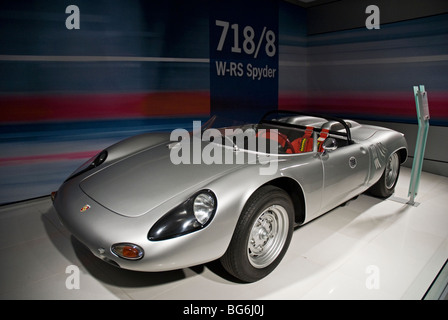 Ein 1962 Porsche 718/8 W-RS Spyder beim 2009 LA Auto Show in Los Angeles Convention Center, Los Angeles, Kalifornien. Stockfoto