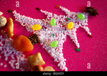 Essen würzigen Weihnachtsbaum Pfeffer Salz essen Essen Mahlzeit Menü lecker lecker zuckerhaltigen Süßigkeiten Bonbon Zucker wenig Futter füttern Stockfoto