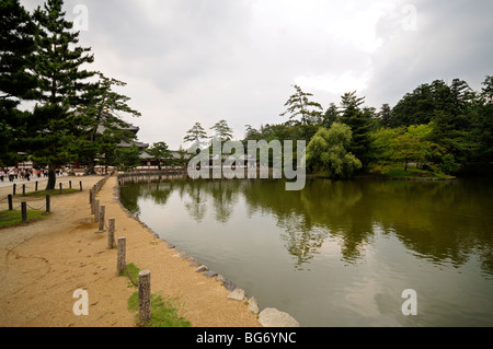 Teich und japanischen Garten Todai-Ji-Tempelanlage. Nara. Japan Stockfoto