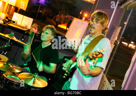 Rock-Gruppe in Melbourne Kneipe Stockfoto