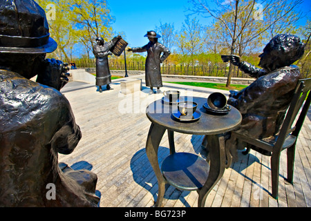 Statuen der Famous Five (Frauen) Frauen berechtigt sind Personen! auf dem Gelände des Parliament Hill, Stadt von Ottawa, Ontario, Canad Stockfoto