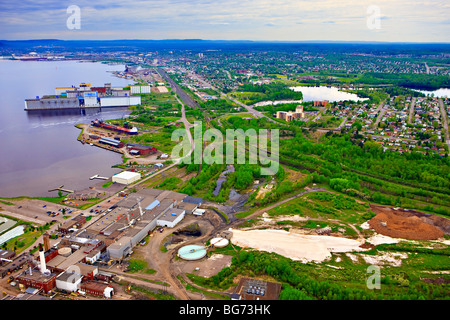 Branchen an den Ufern des Lake Superior in der Stadt von Thunder Bay, Ontario, Kanada. Stockfoto
