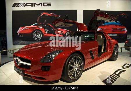 Ein 2010 Mercedes-Benz SLS AMG auf der 2009 LA Auto Show in Los Angeles Convention Center, Los Angeles, Kalifornien. Stockfoto