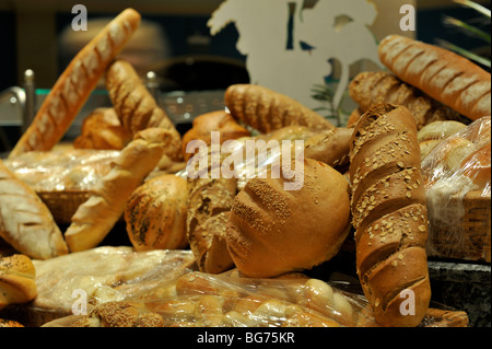 Brot auf dem Display am buffet Stockfoto