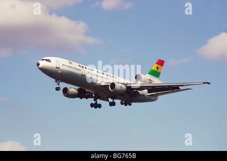 9G ANB Ghana Airways McDonnell Douglas DC-10-30 Landung am Flughafen London Heathrow am 29. April 2000 Stockfoto