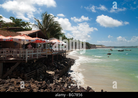 Restaurants mit einem wunderschönen Blick in Praia da Pipa Brasilien Stockfoto