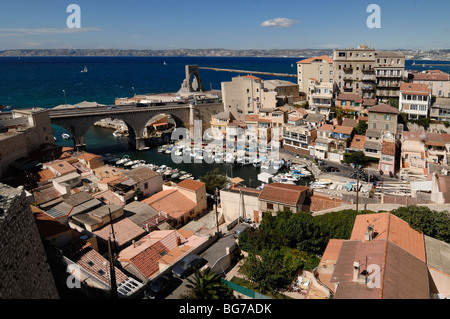 Panorama, Luftblick oder Panoramablick über das Vallon des Auffes, das Mittelmeer und die Bucht von Marseille, Provence, Frankreich Stockfoto