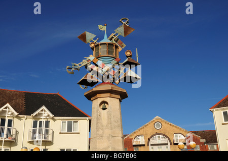 Leuchtturm-Skulptur von Robert Conybear Swansea Point Waterfront Swansea Marina West Glamorgan Wales Cymru UK Stockfoto