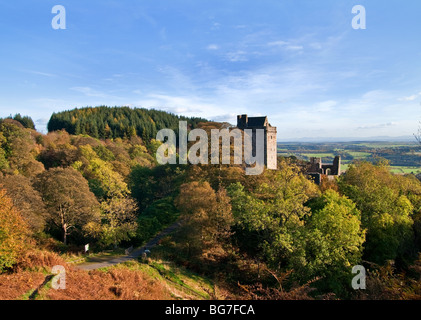 Castle Campbell im Herbst befindet sich in Dollar Glen, Ochil Hills, Clackmannanshire, Schottland Stockfoto