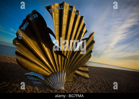 Die Jakobsmuschel Scupture Künstlers Maggi Hambling Aldeburgh Strand auf der Suffolk Coast East Anglia Benjamin Britten gewidmet Stockfoto