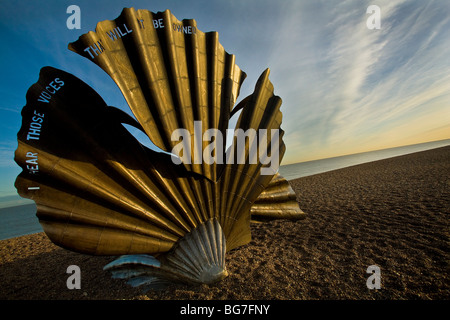 Die Jakobsmuschel Scupture Künstlers Maggi Hambling Aldeburgh Strand auf der Suffolk Coast East Anglia Benjamin Britten gewidmet Stockfoto