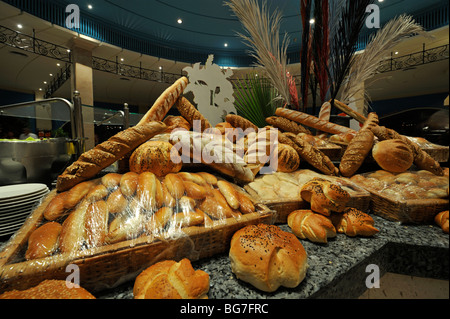 Brot auf dem Display am buffet Stockfoto