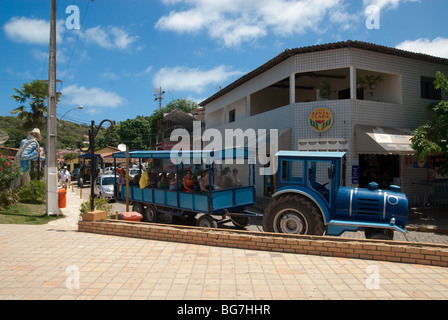 touristischer Zug in das Zentrum von Praia da Pipa Brasilien Stockfoto