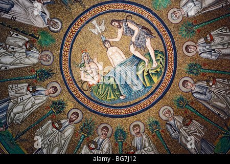 Mosaik in Arian Baptistry, UNESCO-Weltkulturerbe, Ravenna, Emilia-Romagna, Italien Stockfoto