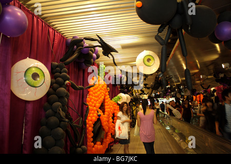 Halloween-Thema im MBK Shopping Center Stockfoto