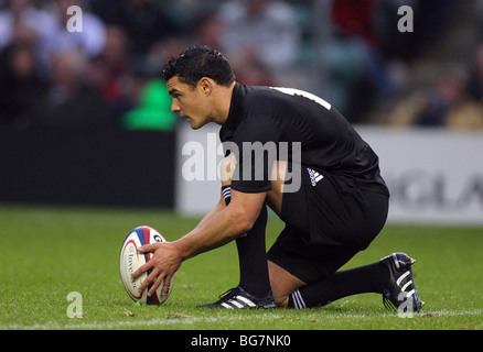 Daniel CARTER NEW ZEALAND RU TWICKENHAM MIDDLESEX ENGLAND 21. November 2009 Stockfoto