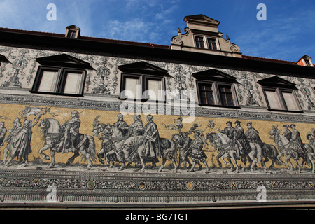 Deutschland, Sachsen, Dresden, Altstadt, Prozession der Fürsten, Meissener Porzellan-Fliesen Stockfoto