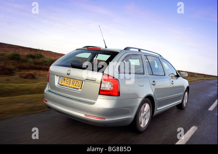 2009 Skoda Octavia Greenline Diesel Estate hinten fahren Schuss Stockfoto