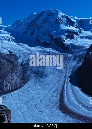 Schweiz, Wallis, Zermatt, Gornergrat, Mount Breithorn und der Gornergletscher von Mondlicht erhellt Stockfoto