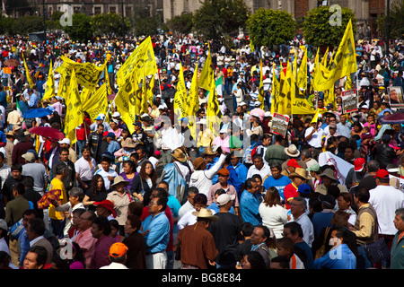 Proteste der Wahlen auf dem Zocalo in Mexiko-Stadt Stockfoto