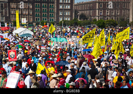 Proteste der Wahlen auf dem Zocalo in Mexiko-Stadt Stockfoto