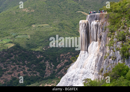 Calcium Carbonat Konkretionen am Standort Hierve el Agua (Oaxaca - Mexiko). Concrétions de Carbonat de Kalzium À Hierve el Agua Stockfoto