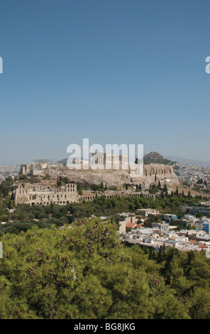 Athen. Panoramablick auf die Akropolis und Lycabettos Hügel von Philapoppos Hill. Attika. Zentralgriechenland. Stockfoto