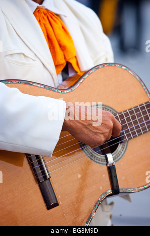 Mariachi-Spieler im Plaza an der Plaza Garibaldi beim Festival von Saint Cecilia im Plaza Garibaldi-Mexiko-Stadt Stockfoto