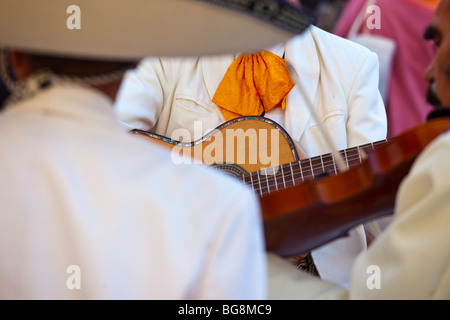 Mariachi-Spieler im Plaza an der Plaza Garibaldi beim Festival von Saint Cecilia im Plaza Garibaldi-Mexiko-Stadt Stockfoto