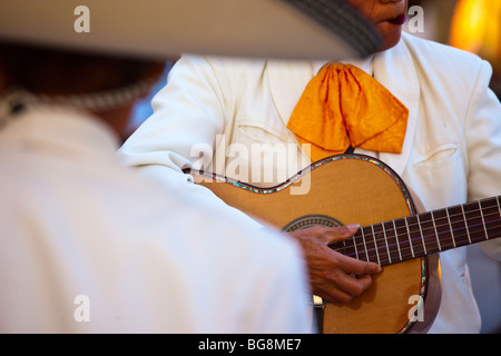 Mariachi-Spieler im Plaza an der Plaza Garibaldi beim Festival von Saint Cecilia im Plaza Garibaldi-Mexiko-Stadt Stockfoto