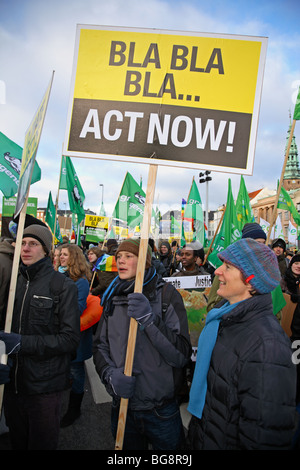 Demonstranten Demonstration vor dem Parlament in Kopenhagen die UN-Klimakonferenz COP15-Gipfel im Jahr 2009. Klima März. Stockfoto