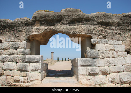 Römische Stadt Emporiae (Ampurias). Tür der südlichen Mauer. Katalonien. Stockfoto