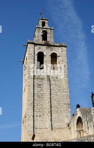 Romanische Kunst. Die königlichen Benediktinerkloster von Sant Cugat. Glockenturm. Sant Cugat del Valles. Katalonien. Spanien. Stockfoto