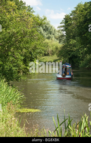 Kahn über den Fluss Kennet und Kennet und Avon Kanal an Calcot in der Nähe von Reading, Berkshire, Uk Stockfoto