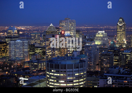 Kanada, Quebec, Montreal, die Skyline der Innenstadt in der Nacht Stockfoto