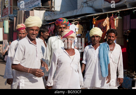 Rajasthani Männer in traditioneller Kleidung Stockfoto