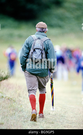 Hill-Walker tragen traditionelle Kleidung Stockfoto